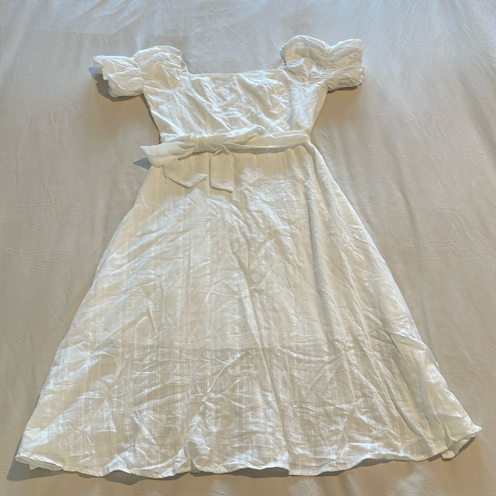 White Puff Sleeves midi dress